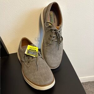 SKECHERS Goga Mat Arch Air Cooled Memory Foam Gray Mens Shoes Size 16